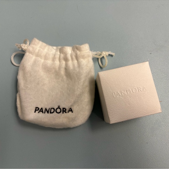 Pandora Timeless Sparkling Square Halo Ring sz 5 Gorgeous 💍 Gold Plated - Picture 3 of 8